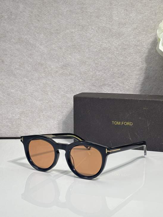 Picture of Tom Ford Sunglasses _SKUfw79761297fw